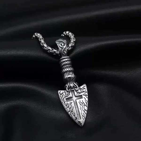 Men Style Arrowhead Pendant Necklace - Stylish Jewelry for Men